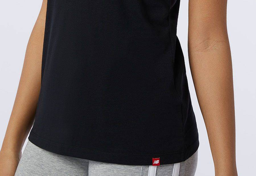 New Balance SHORT SLEEVE T-shirt ESSENTIALS STACKED LOGO TEE BK WT91546BK