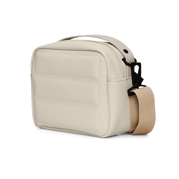 RAINS SHIELD BOX BAG W3 14950 26 DUNE