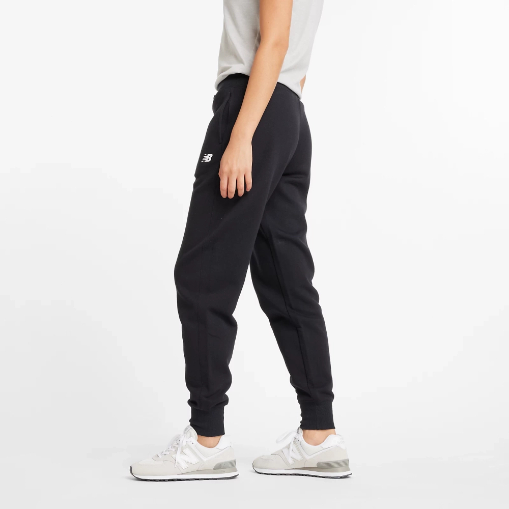 New Balance damskie spodnie dresowe SPORT FLEECE JOGGER BK WP43805BK