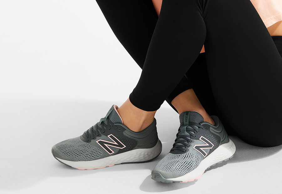 New Balance women's running shoes W520LP7 - gray